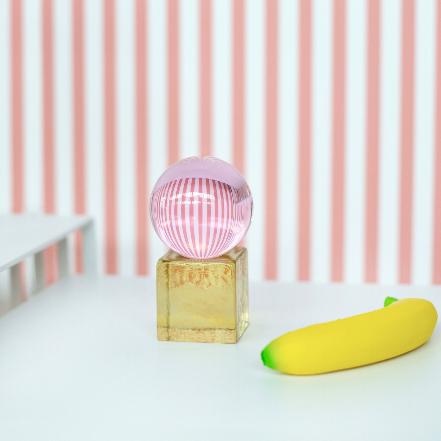 Oh My - Pink/yellow by Swedish Ninja. Exclusieve interieur decoratie.